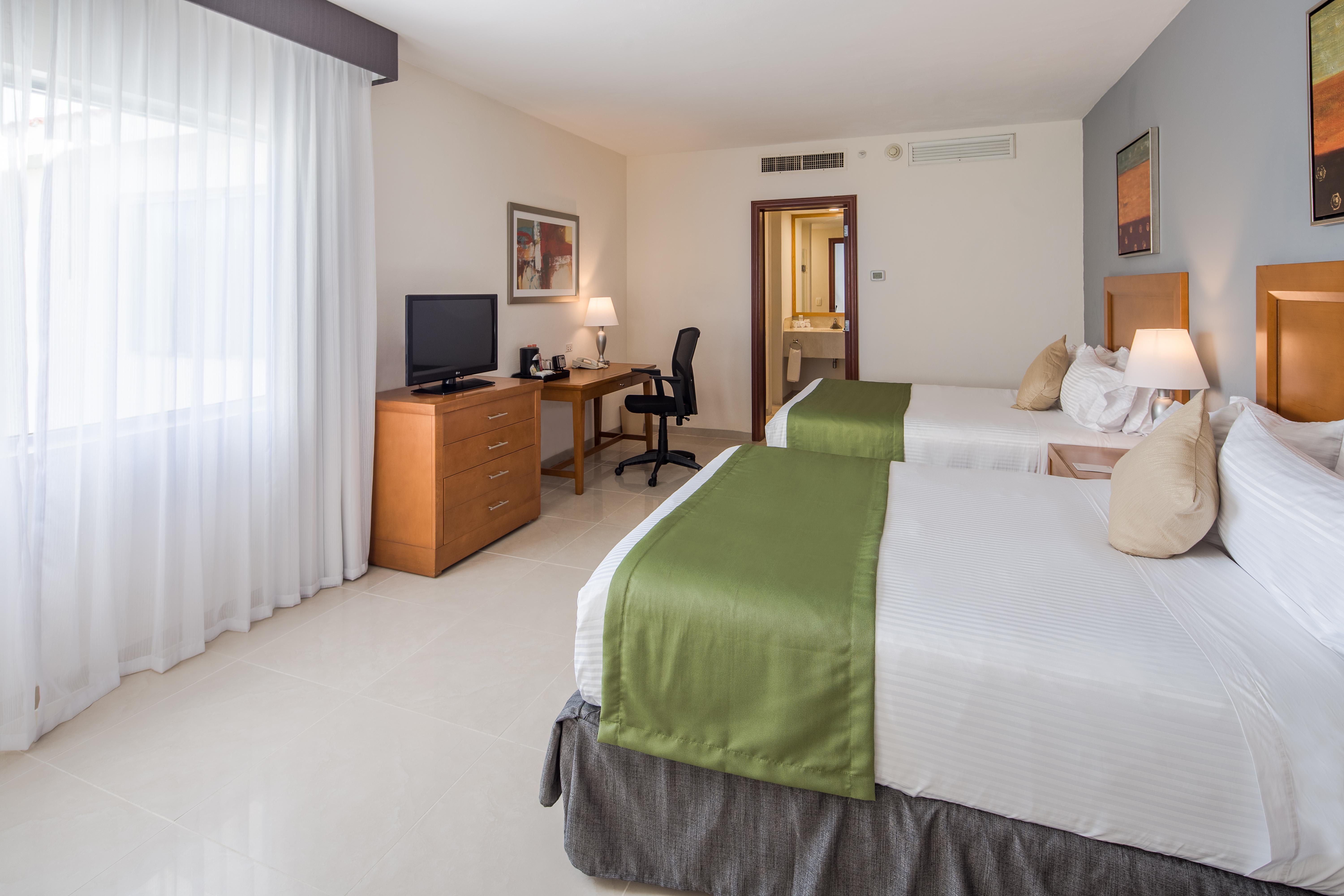 Wyndham Garden Playa Del Carmen Ξενοδοχείο Εξωτερικό φωτογραφία A typical guest room at the hotel