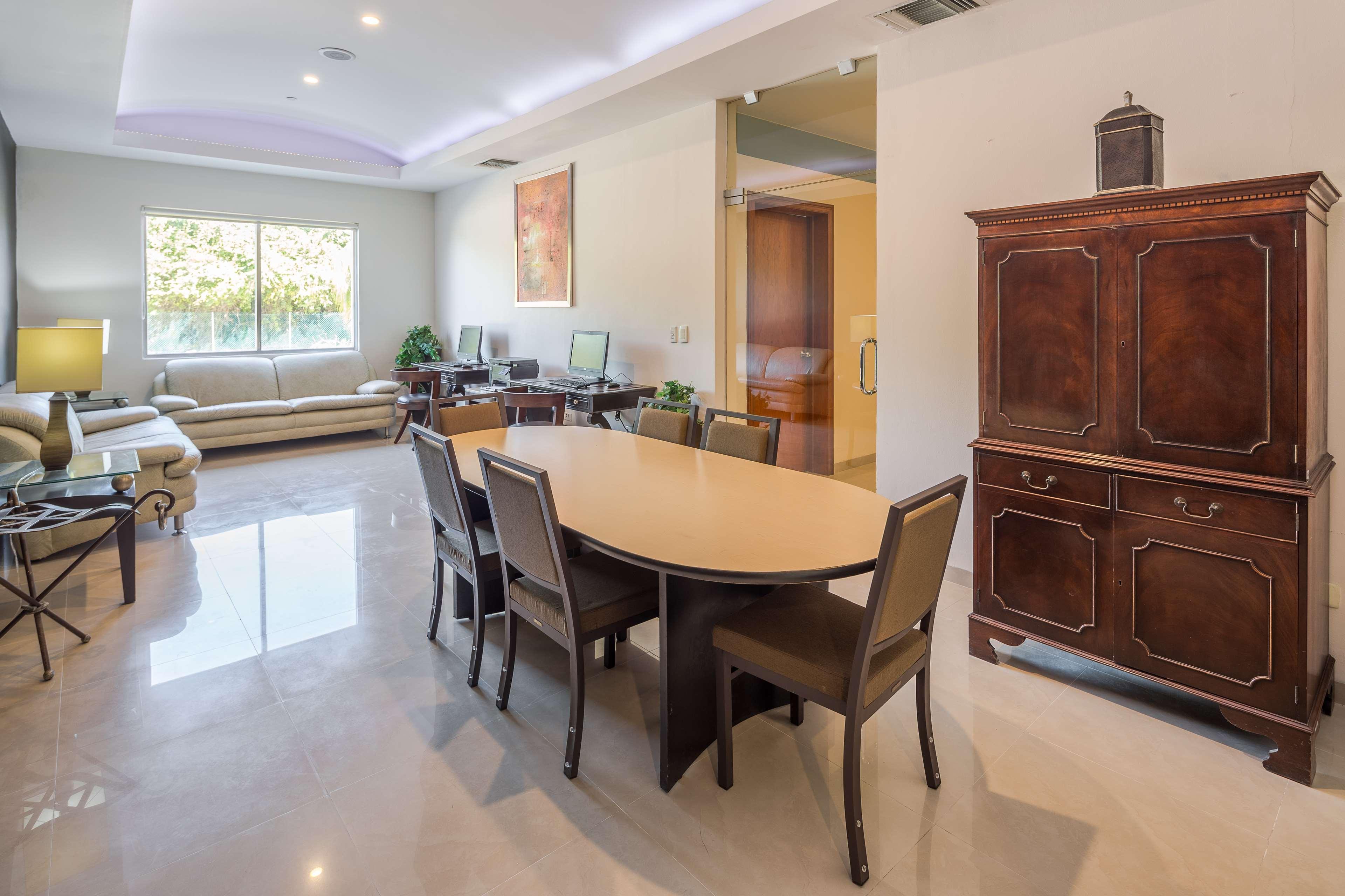 Wyndham Garden Playa Del Carmen Ξενοδοχείο Εξωτερικό φωτογραφία A dining room