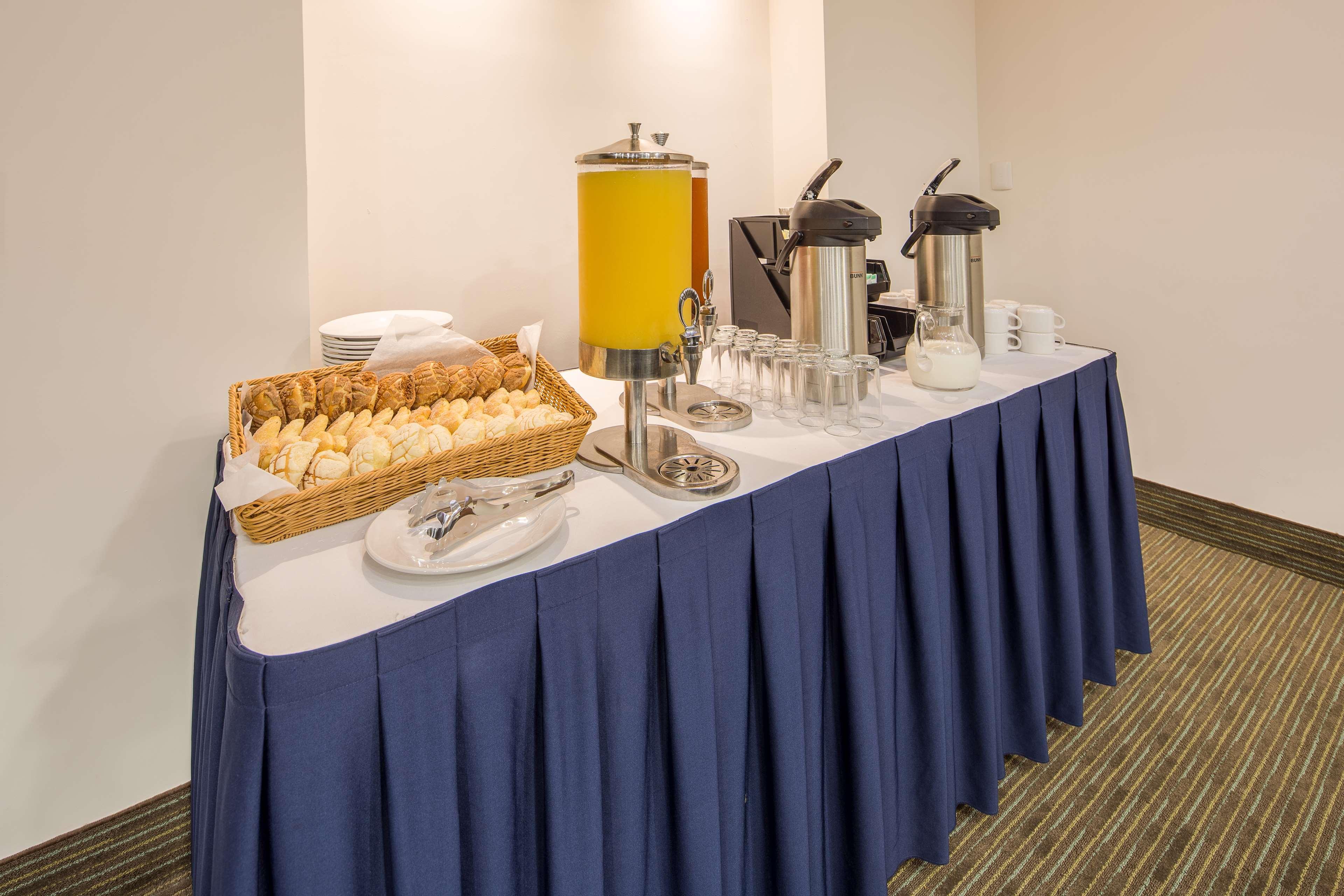 Wyndham Garden Playa Del Carmen Ξενοδοχείο Εξωτερικό φωτογραφία A coffee break