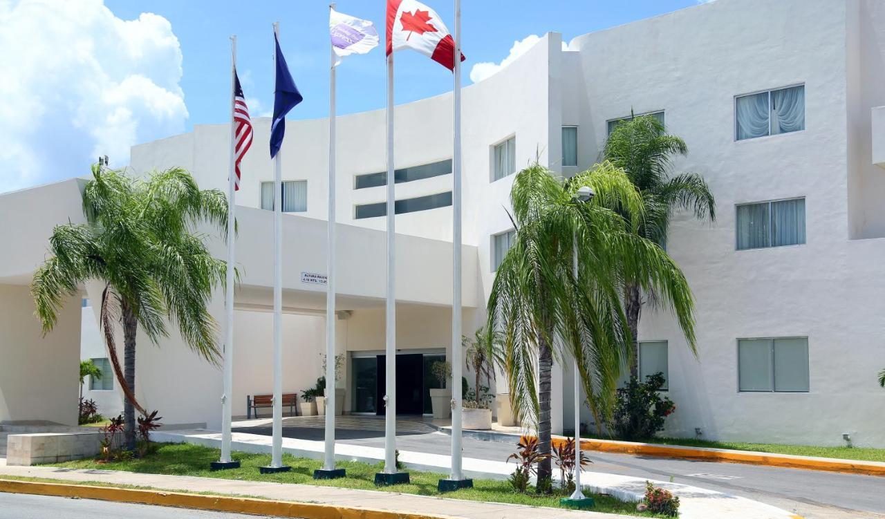Wyndham Garden Playa Del Carmen Ξενοδοχείο Εξωτερικό φωτογραφία Cancún International School