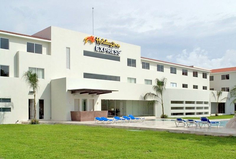 Wyndham Garden Playa Del Carmen Ξενοδοχείο Εξωτερικό φωτογραφία Holiday Inn Express Cancun