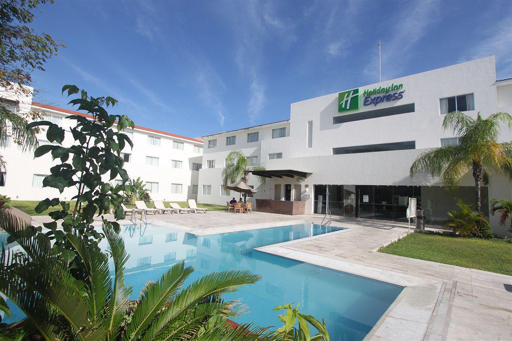 Wyndham Garden Playa Del Carmen Ξενοδοχείο Εξωτερικό φωτογραφία Holiday Inn Express in Cancun, Mexico