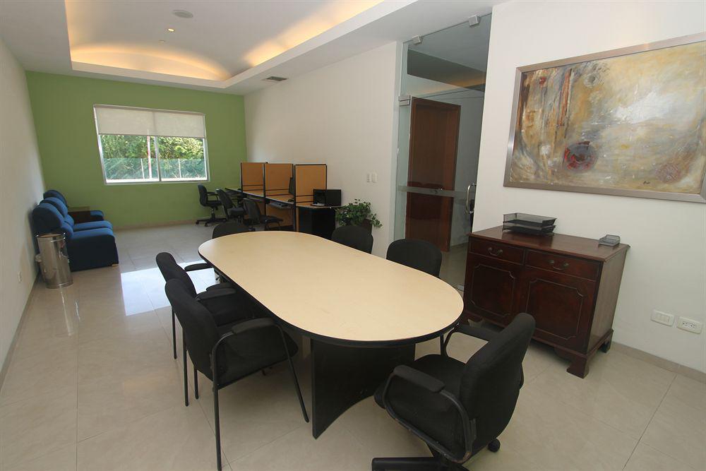 Wyndham Garden Playa Del Carmen Ξενοδοχείο Εξωτερικό φωτογραφία The interior of the office of the Mayor of San Juan